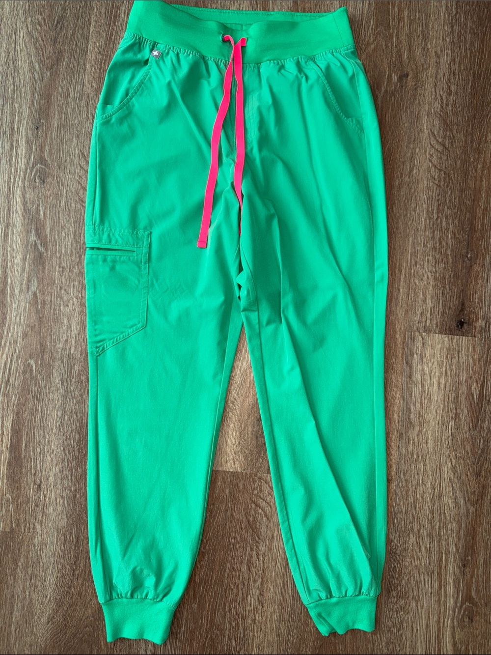Figs Kelly Green Jogger Scrub Pants